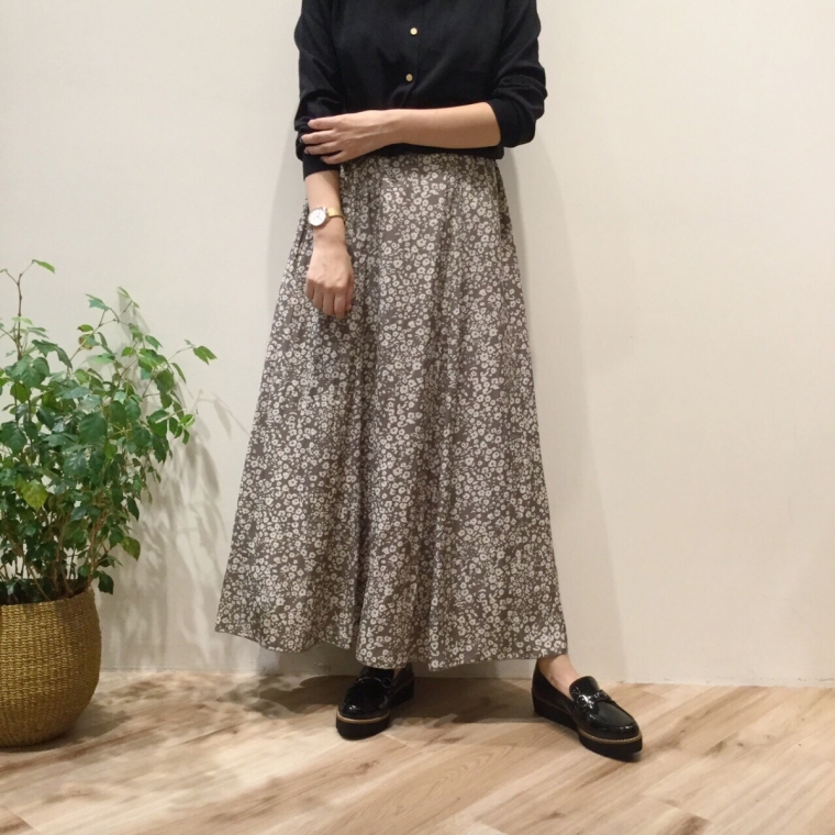 【京阪モール】美シルエットの花柄スカート