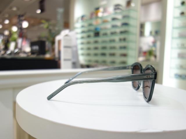 OLIVER PEOPLES 新作サングラス入荷