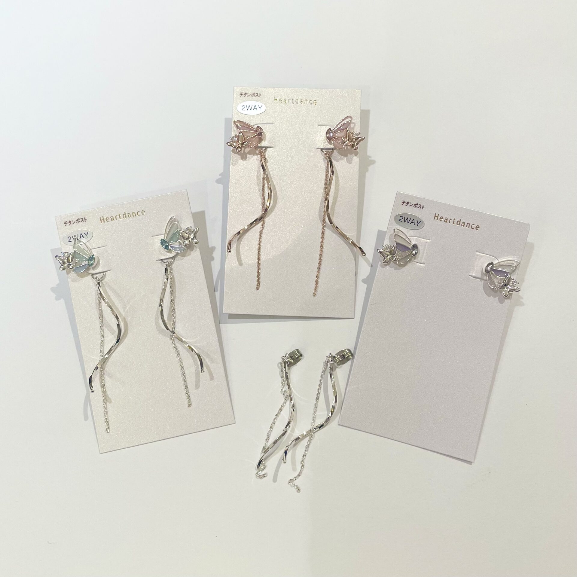 新作⭐︎バタフライピアス