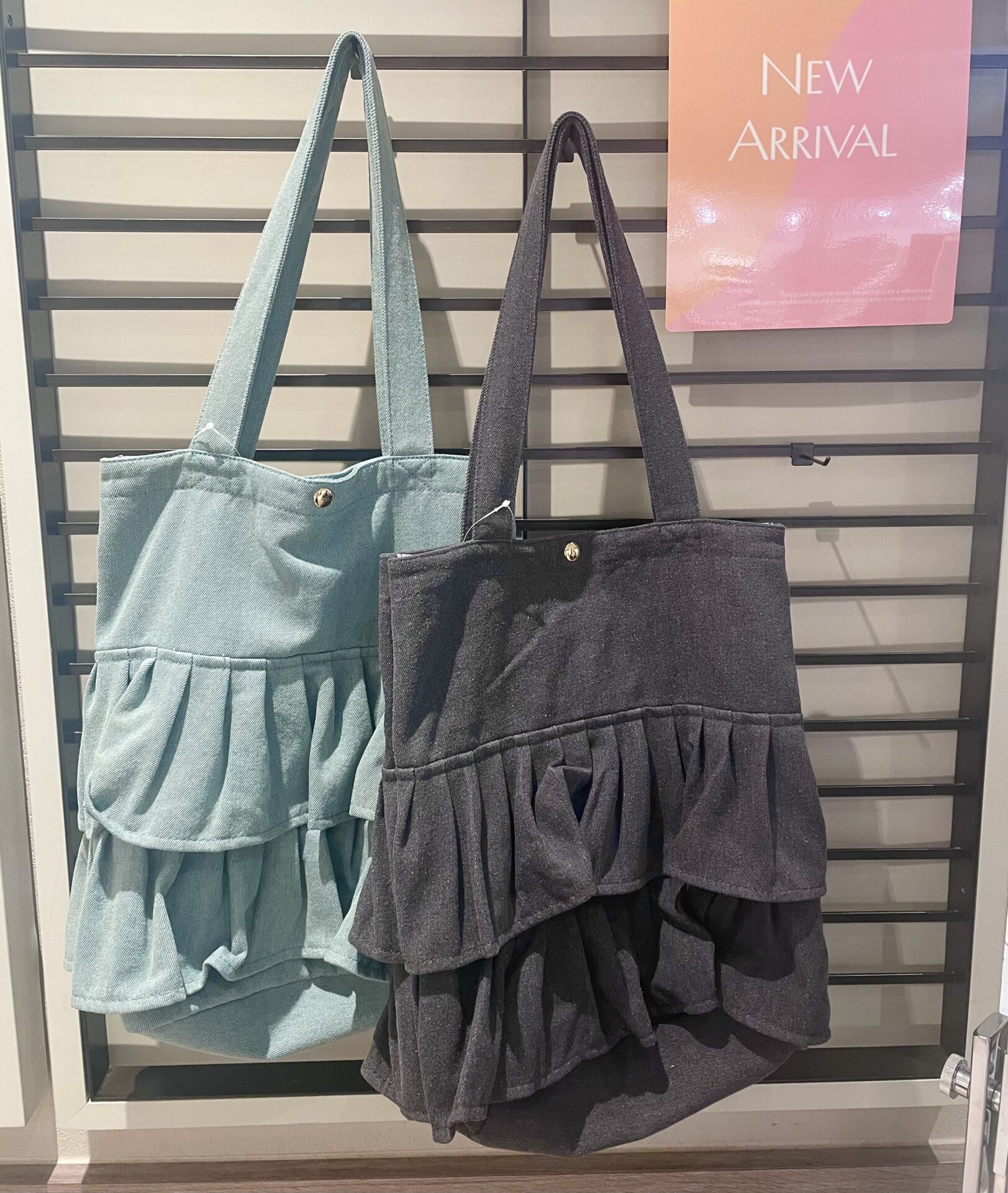 新作⭐︎フリルトートバッグ